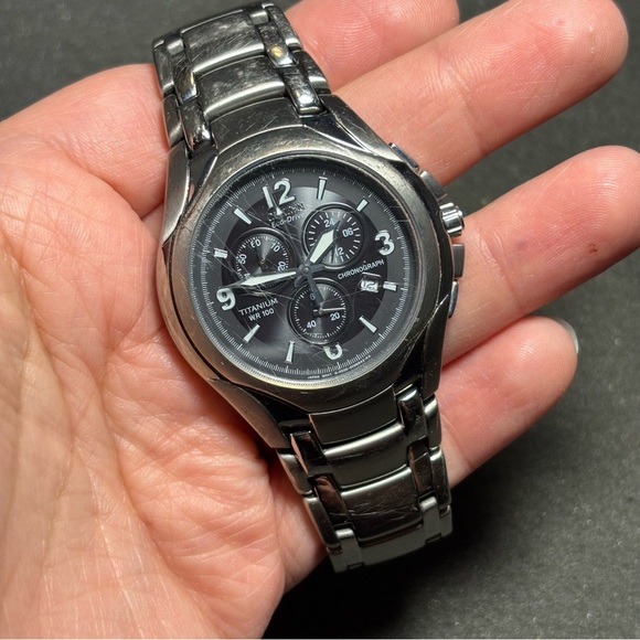 Citizen Eco Drive Mens Titanium Chronograph Date Just Watch Working H500-S063477 - Picture 1 of 13